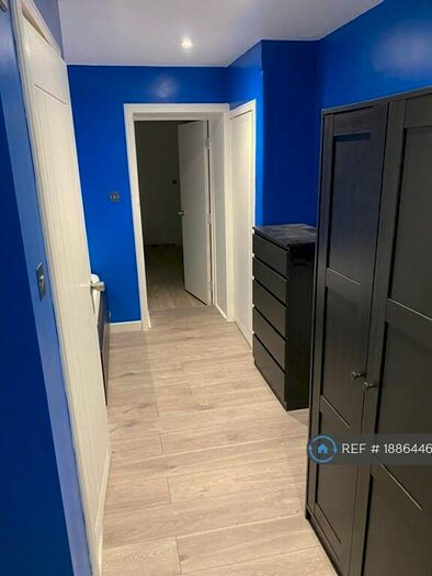 1 Bedroom Flat To Rent In Blackmoorfoot Road, Huddersfield, HD4