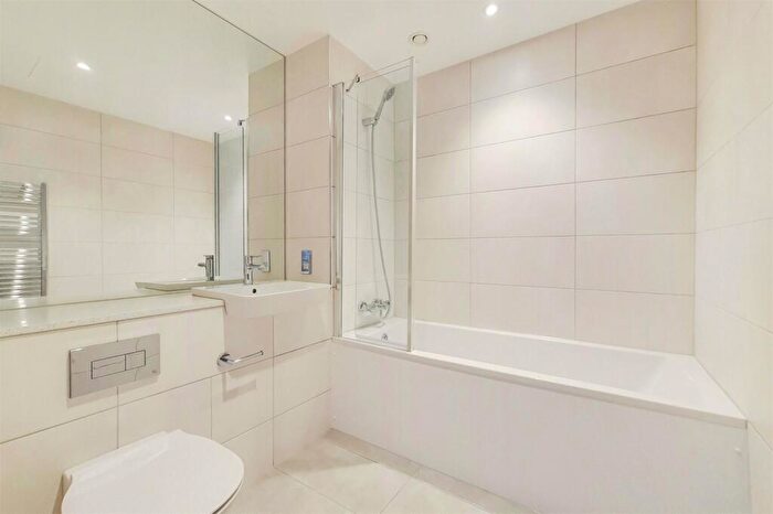 2 Bedroom Apartment To Rent In Green Street, London, NW10
