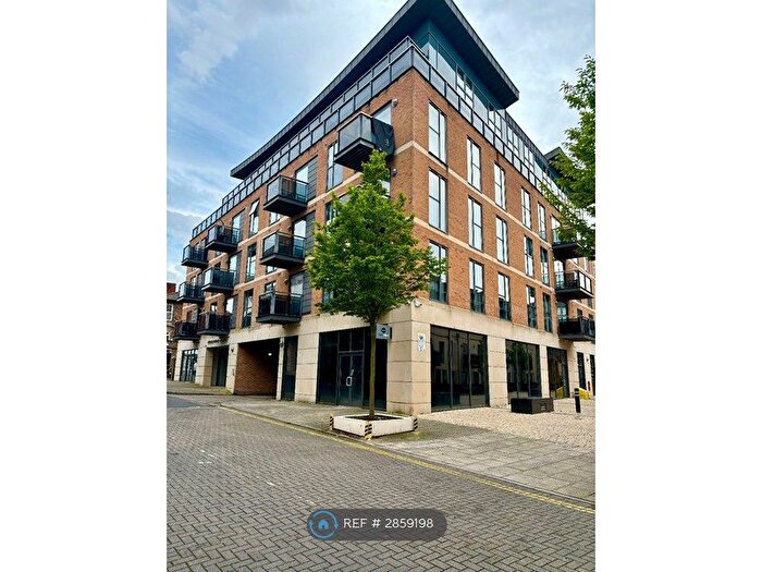 2 Bedroom Flat To Rent In Surbiton Plaza, Surbiton, KT6