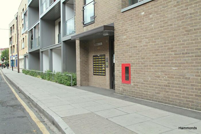 2 Bedroom Apartment To Rent In Bow Common Lane, London, E3