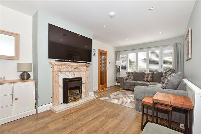 3 Bedroom Detached House For Sale In School Lane, Platts Heath, Maidstone, Kent, ME17