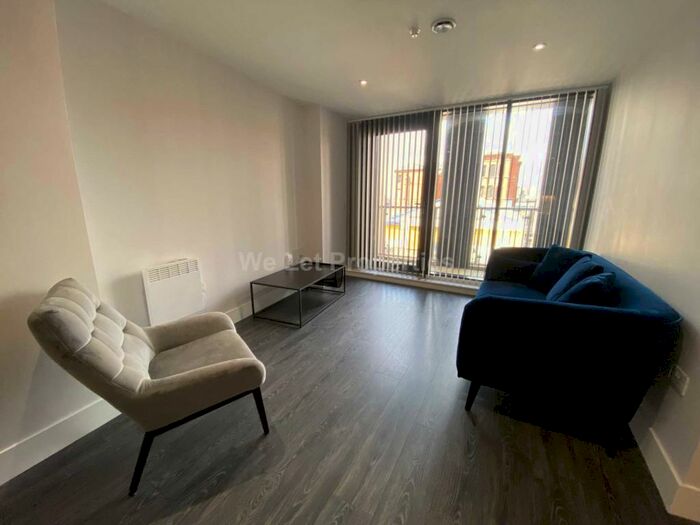2 Bedroom Apartment To Rent In The Hallmark, Manchester, M4