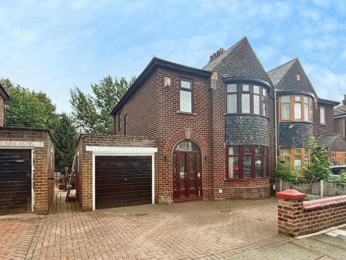 3 Bedroom Semi-Detached House For Sale In May Road, Pendlebury, Swinton, Manchester, M27