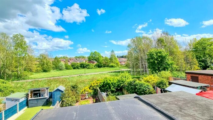 2 Bedroom End Of Terrace House To Rent In Derby Road, Chesterfield, Derbyshire, S40