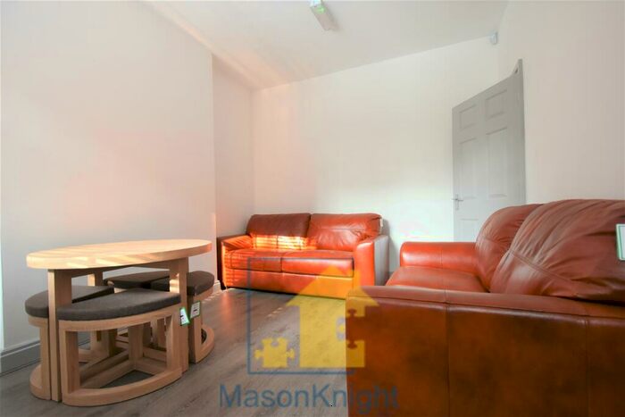 4 Bedroom Semi-Detached House To Rent In / Academic Year Truly Stunning Bedroom Bathroom Student House On Umberslade Road Selly Oak, Free Ultrafast, B29