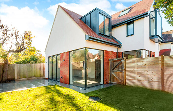 2 Bedroom House To Rent In Selwyn Road, New Malden, Surrey, KT3