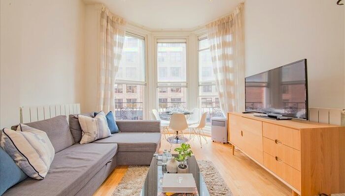 2 Bedroom Town House To Rent In Nottingham Place, London, W1U