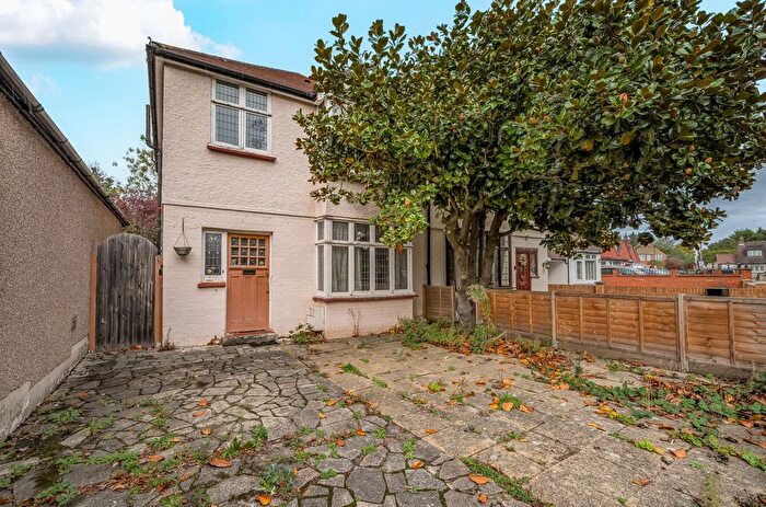 3 Bedroom Detached House For Sale In St. Marys Crescent, Isleworth, TW7