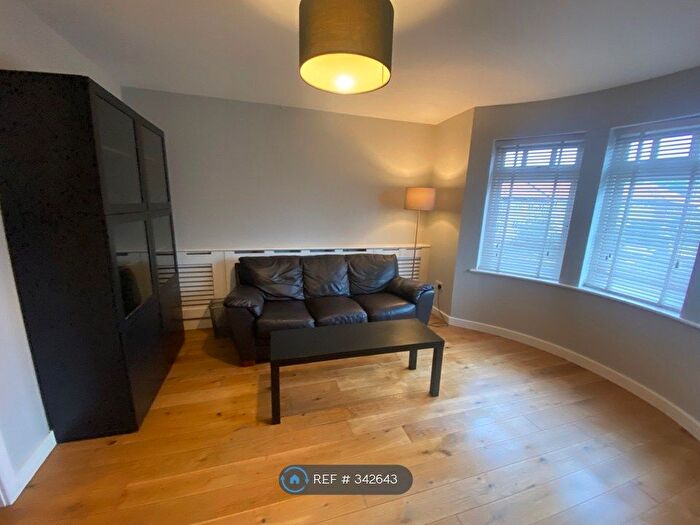 1 Bedroom Flat To Rent In Shrewsbury Street, London, W10