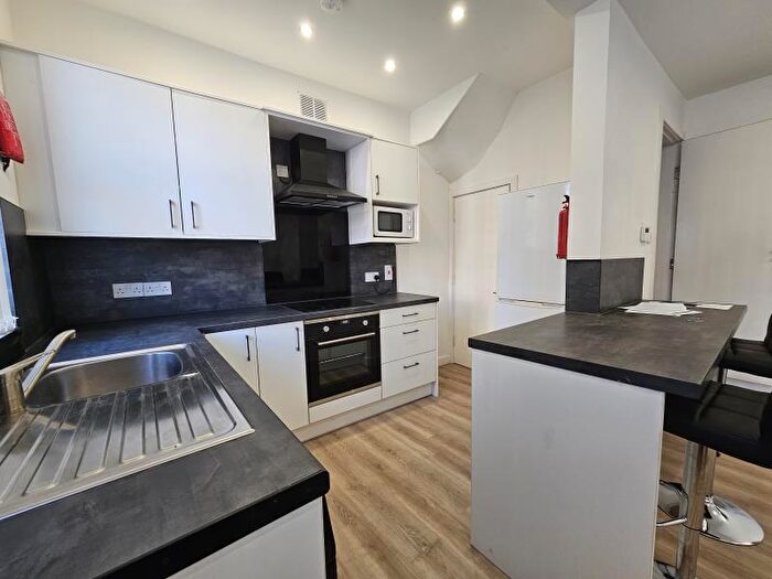 3 Bedroom Terraced House To Rent In Beechwood Avenue, Burley, Leeds, LS4