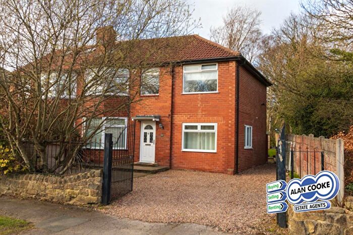 4 Bedroom Semi-Detached House For Sale In Far Moss, Alwoodley, Leeds, LS17