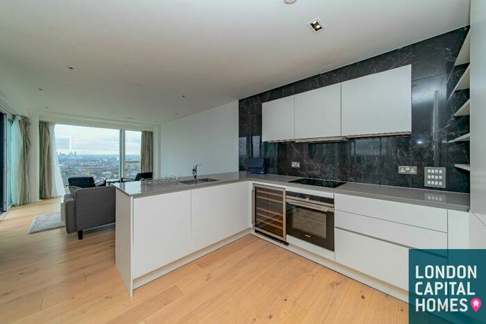 3 Bedroom Apartment To Rent In Skyline Apartments, Devan Grove, London, N4