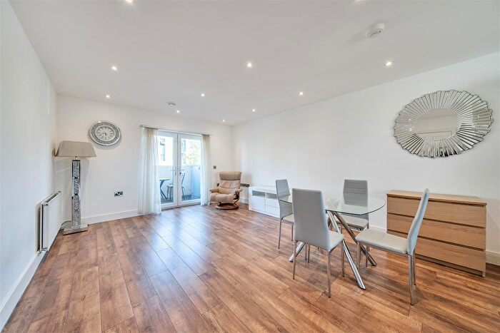 2 Bedroom Flat To Rent In Tranquil Lane, Harrow., HA2