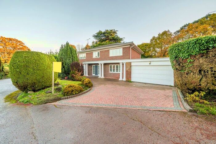 5 Bedroom Detached House To Rent In Lightwater, Surrey, GU18