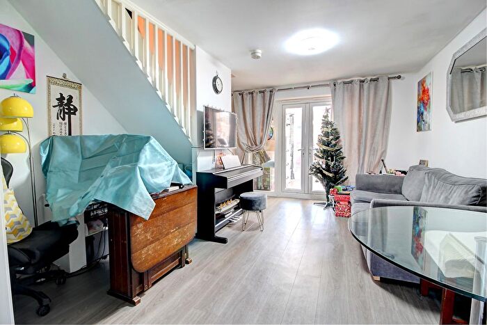 2 Bedroom Terraced House For Sale In Englefield Way, Basingstoke, RG24