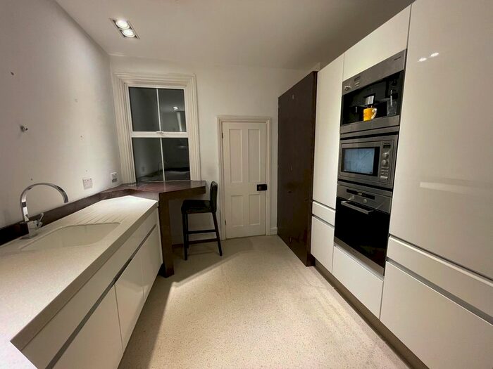 4 Bedroom Terraced House To Rent In New River Crescent, London, N13