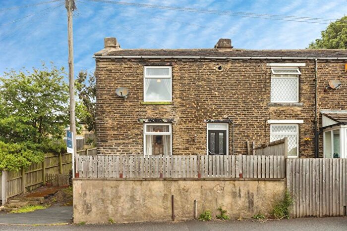 2 Bedroom Semi-Detached House For Sale In Shetcliffe Lane, Bradford, BD4