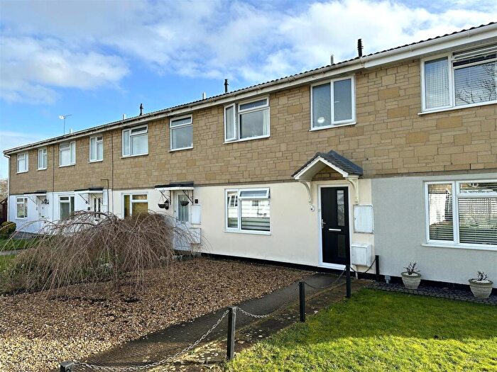3 Bedroom Terraced House For Sale In Culverwell Road, Chippenham, SN14