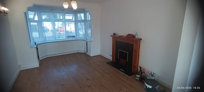 3 Bedroom Semi-Detached House To Rent In Wensleydale Avenue, Ilford, IG5