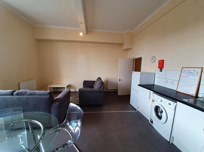 5 Bedroom Flat To Rent In South Bridge, Edinburgh, EH1
