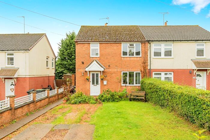 3 Bedroom Semi-Detached House For Sale In Lyveden Road, Brigstock, Kettering, NN14