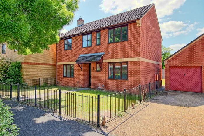 4 Bedroom Detached House To Rent In Hopkins Close, Cambridge, CB4