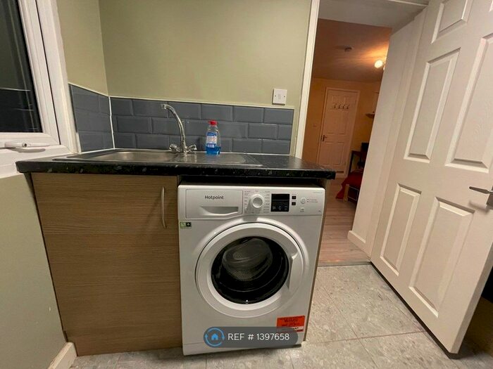 Studio To Rent In Newgale Gardens, London, HA8