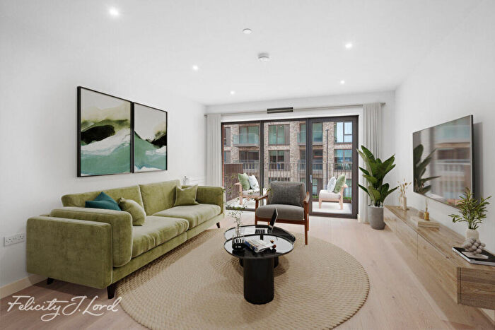 1 Bedroom Apartment For Sale In Royal Crest Avenue, Newham, E16