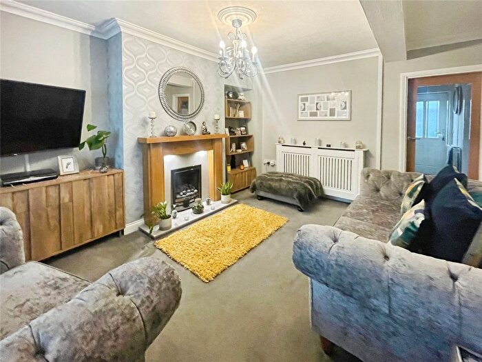 3 Bedroom Terraced House For Sale In Lawrence Avenue, Heath Town, Wolverhampton, West Midlands, WV10