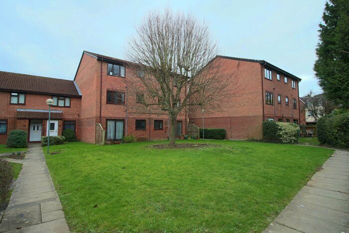 2 Bedroom Flat To Rent In Forge Field, Andover, Hampshire, SP10