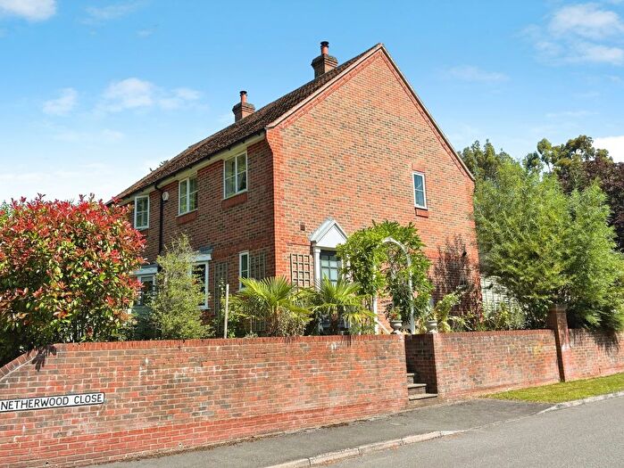 3 Bedroom Semi-Detached House For Sale In Netherwood Close, Midhurst, West Sussex, GU29
