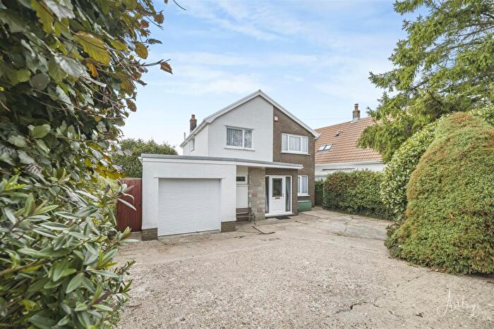 4 Bedroom Detached House For Sale In Long Shepherds Drive, Caswell, SA3