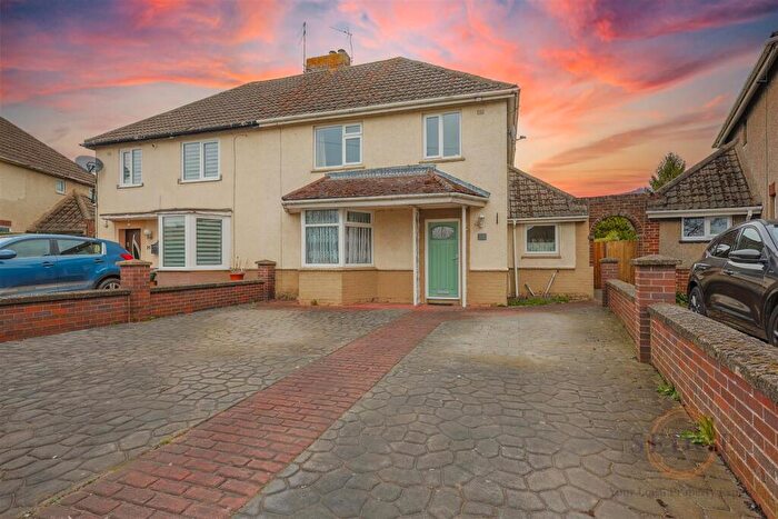 3 Bedroom Semi-Detached House For Sale In St. Pauls Road, Spalding, PE11