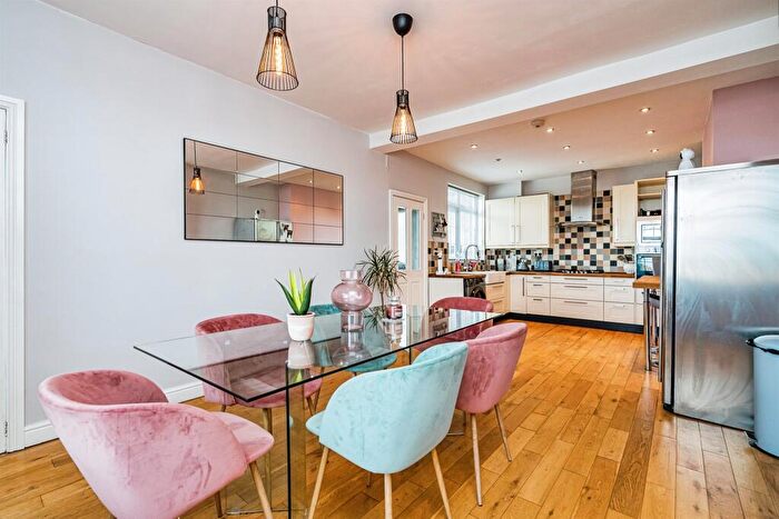2 Bedroom Semi-Detached House For Sale In Deepdale Lane, Dudley, DY3