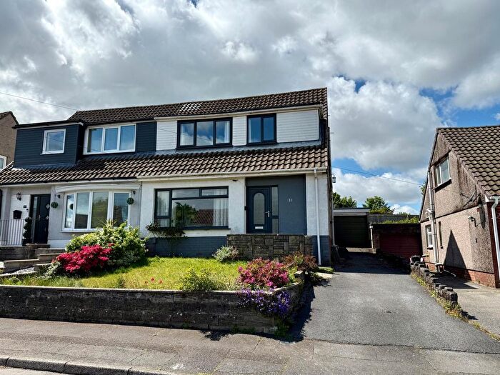 3 Bedroom Semi-Detached House For Sale In Pen Y Fro, Dunvant, Swansea, SA2