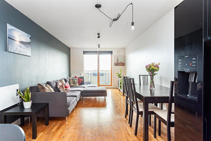 2 Bedroom Flat To Rent In Meath Crescent, London, E2