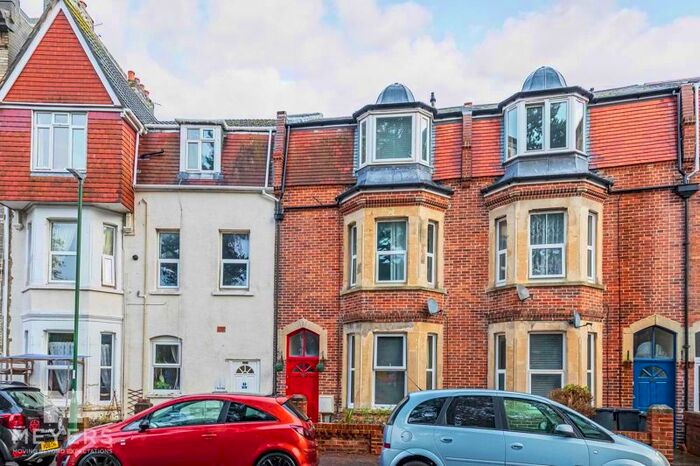 2 Bedroom Flat To Rent In The Crescent, Bournemouth, BH1