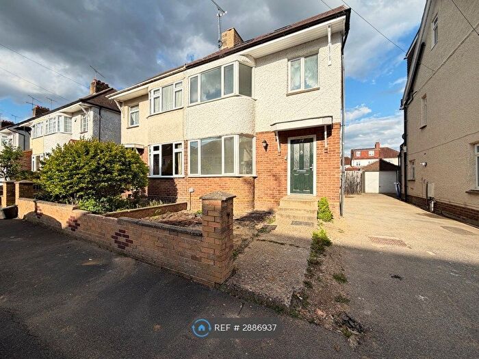 5 Bedroom Semi-Detached House To Rent In Jubilee Road, Aldershot, GU11