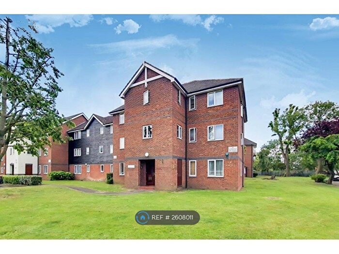 2 Bedroom Flat To Rent In Chingford, London, E4