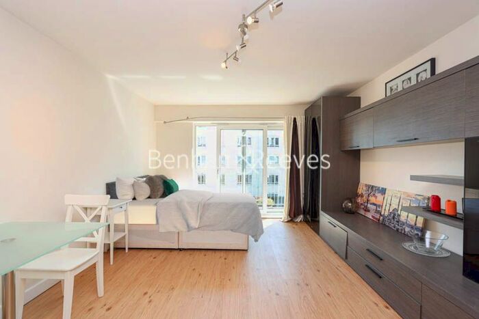 Studio To Rent In Boulevard Drive, Colindale, NW9