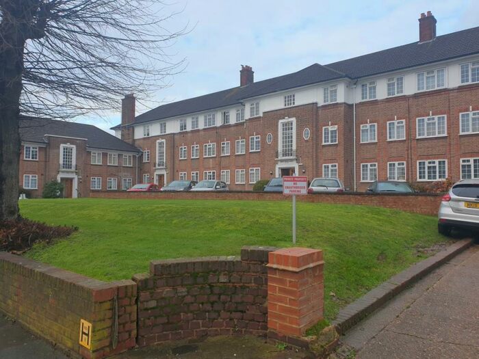 2 Bedroom Flat To Rent In Palmers Road, Arnos Grove, N11
