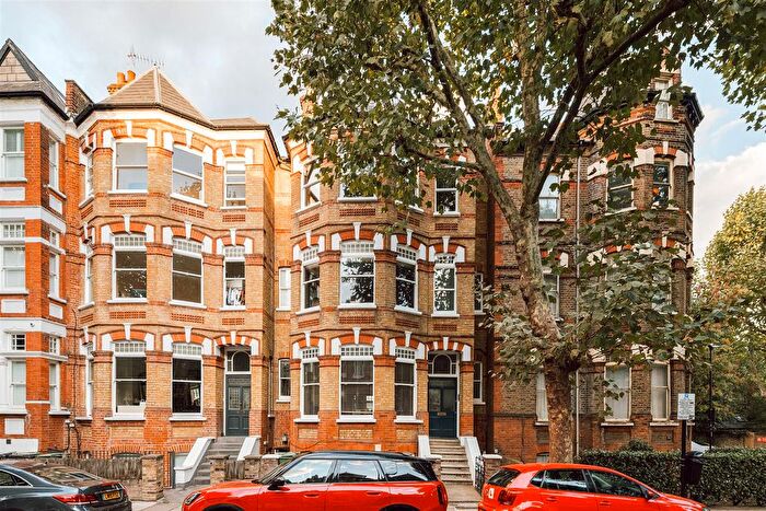 3 Bedroom Flat For Sale In Aberdeen Road, Islington, N5