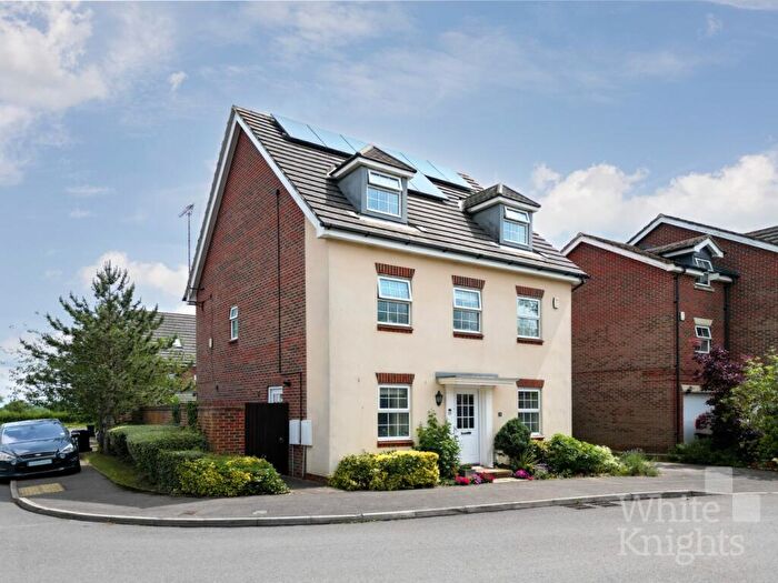 5 Bedroom Detached House For Sale In Benham Drive, Spencers Wood, Reading, Berkshire, RG7