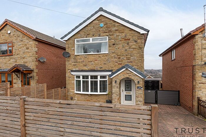 3 Bedroom Detached House For Sale In Grove Street, Liversedge, WF15