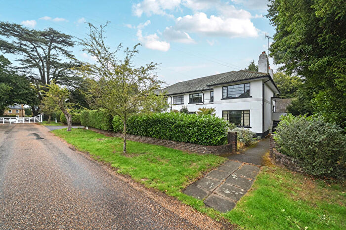 2 Bedroom Flat For Sale In Broomfield Park, Ascot, SL5