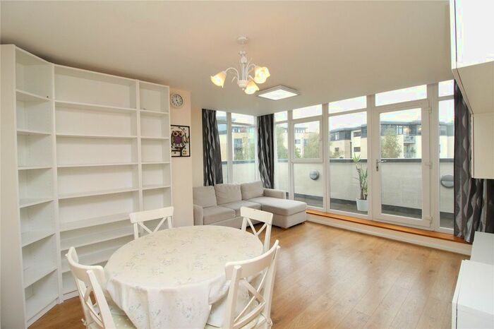 2 Bedroom Flat To Rent In Barley House, Peacock Close, London, NW7