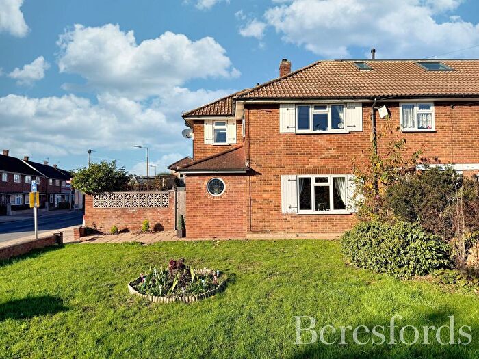 2 Bedroom End Terrace House For Sale In Mungo Park Road, Rainham, RM13