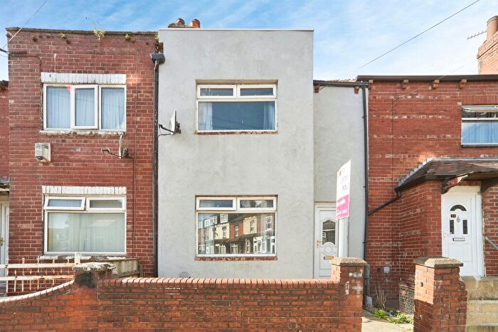 3 Bedroom Terraced House For Sale In Shepherds Place, Leeds, LS8