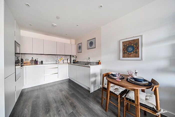 1 Bedroom Flat For Sale In Forge House, Watford, Hertfordshire, WD19