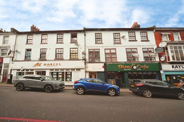 2 Bedroom Flat For Sale In Wellington Street, Luton, LU1